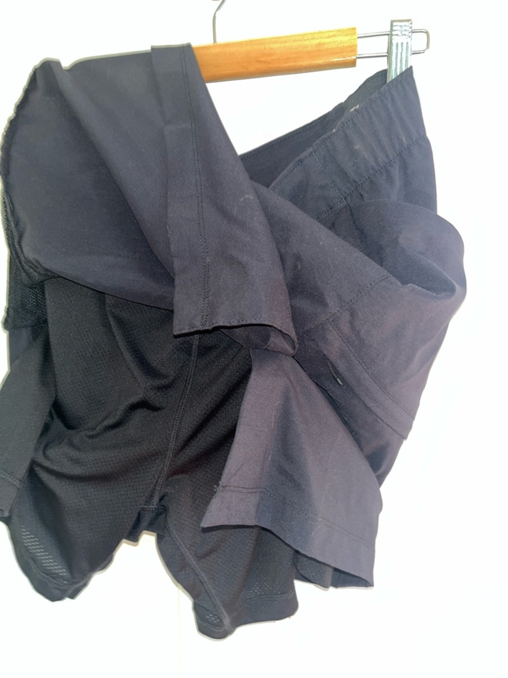 Duluth black dry on the fly Pull-On Skort medium - Picture 6 of 7
